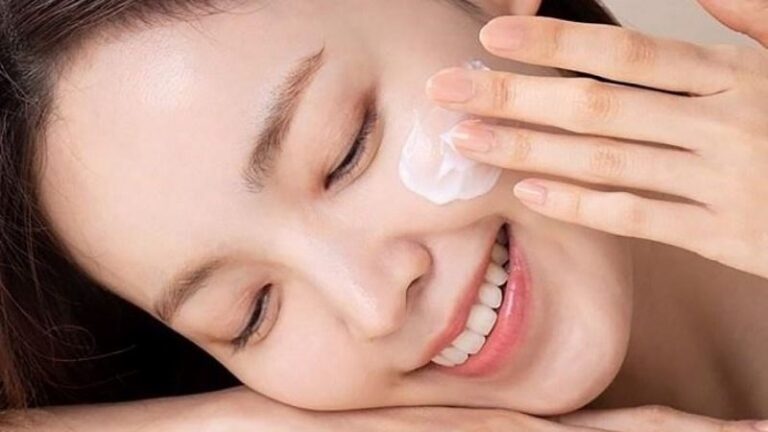 Cách chăm sóc da mặt đúng cách để có làn da khỏe đẹp tự nhiên