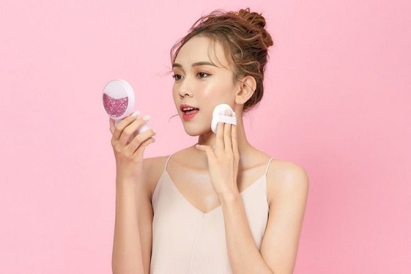 Để giữ lớp makeup lâu trôi cho da dầu mụn cần lưu ý gì?