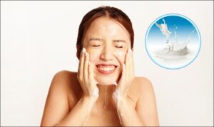 Làm sạch da bằng sữa tươi không đường giúp da luôn mềm mại, căng bóng