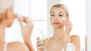 Làm sạch da là bước quan trọng trong quy trình chăm sóc da hàng ngày