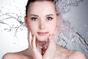 Làm sạch da mặt là bước đầu tiên và quan trọng nhất trước khi makeup