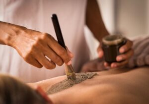 Vì sao cần tẩy tế bào chết toàn thân?