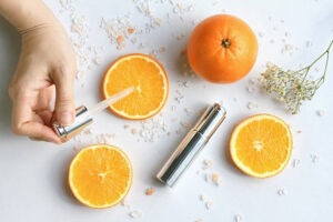 Vì sao vitamin C giúp trị thâm mụn?