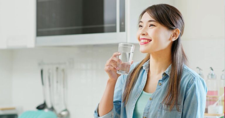 Lợi ích của việc uống nước đối với sức khỏe